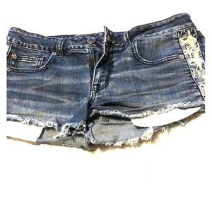 Cute pair of American Eagle shorts size 10